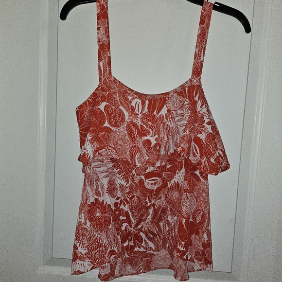 🔥🍍 FIRE SALE! H&M Red and white Floral Halter Blouse Size 8 - Picture 1 of 4